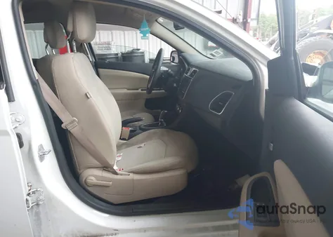 2013 Chrysler 200 Touring из США, поврежденный, VIN 1C3CCBBB0DN580135